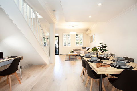THE RENWICK - Hosted By: L'Abode Accommodation - Dalby Accommodation 0