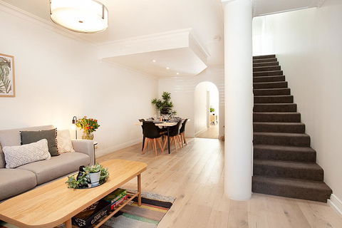 THE RENWICK - Hosted By: L'Abode Accommodation - Dalby Accommodation 1