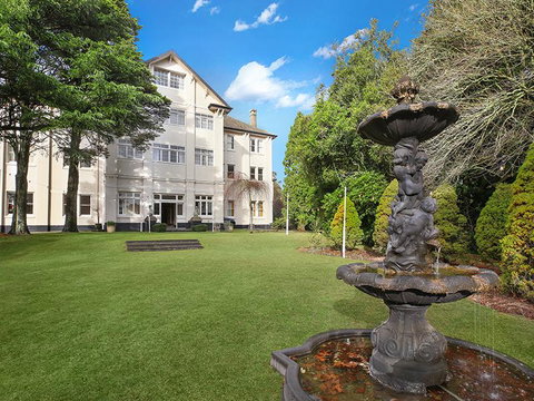 The Robertson Hotel - Dalby Accommodation 1