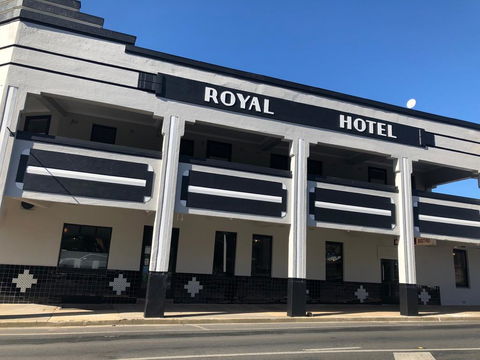 The Royal Hotel, Drouin - Dalby Accommodation 1