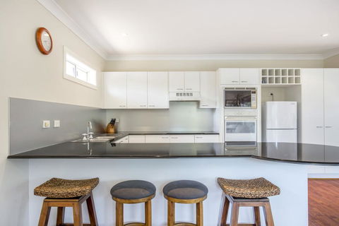 The Sands - 4/46 Jones Avenue Mollymook - Dalby Accommodation 1