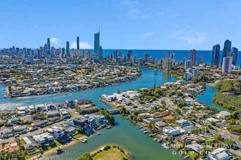 The Savoy Beach House - Dalby Accommodation 1