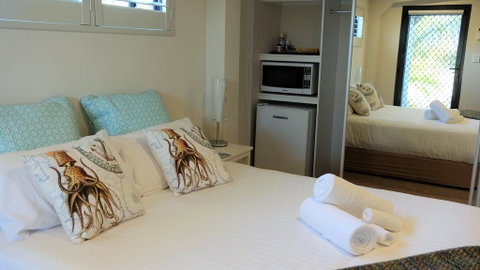 THE TIN SHED Couples Accommodation At Bay Of Fires - Dalby Accommodation 3