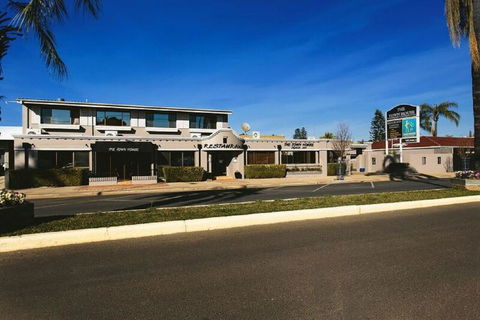 The Town House Motor Inn - Dalby Accommodation 1