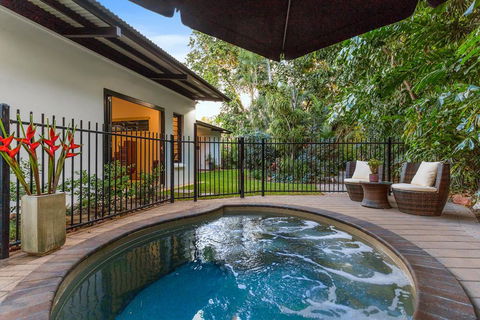 The Tropical Sanctuary - Dalby Accommodation 0