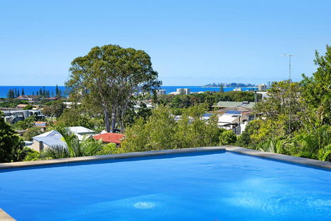THE VIEW, TUGUN - 4 Bedrooms - Sea Views - Private Heated Pool - Dalby Accommodation 0