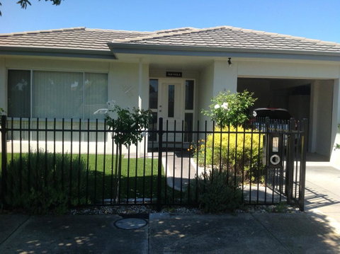 The Villa Kyabram - Dalby Accommodation 0