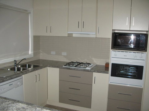 The Villa Kyabram - Dalby Accommodation 2