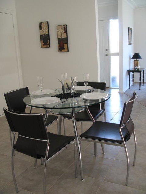 The Villa Kyabram - Dalby Accommodation 3
