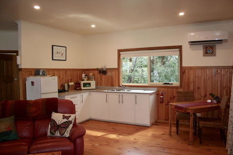 Tindoona Cottages - Dalby Accommodation 2