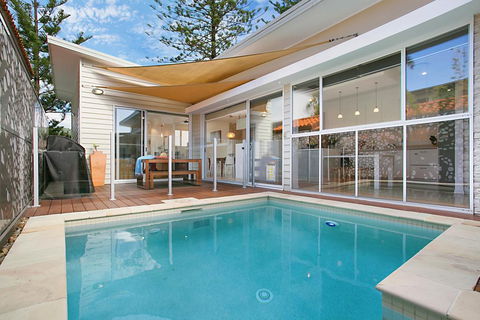 Toby's Beach House - Dalby Accommodation 0