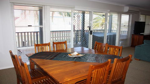 Tokelau 2 - Tuncurry Townhouse - Dalby Accommodation 1