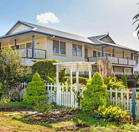 Tokelau 3 - Tuncurry Townhouse - Dalby Accommodation