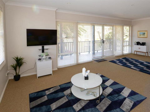 Tokelau Townhouse 1 - Dalby Accommodation 3