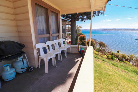 Tommy's Lakehouse - Dalby Accommodation 0