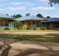 Tooleybuc River Retreat Villas - Dalby Accommodation