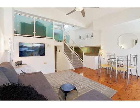 Top Floor Apartment Steps To Darling Harbour & ICC - Dalby Accommodation 0