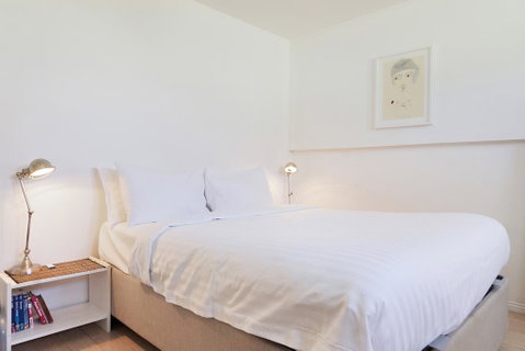 Top Floor Apartment Steps To Darling Harbour & ICC - Dalby Accommodation 2