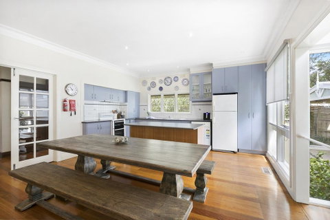 Torquay Retreats Aus - Bristol Road - Dalby Accommodation 2