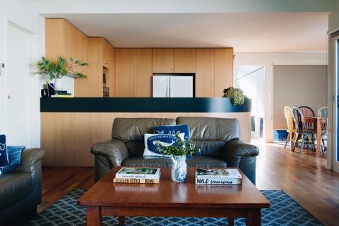 Torquay Retreats Aus - Eighteen Beach - Dalby Accommodation 1