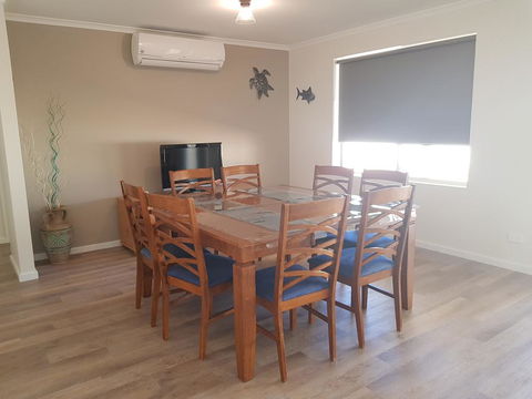 Towncrackers Guest House - Dalby Accommodation 2