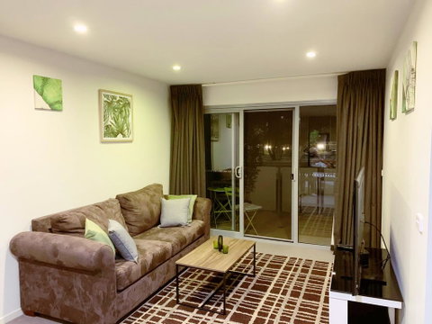 Tranquil, Relaxing Forrest Style Apartment - Braddon CBD - Dalby Accommodation 0