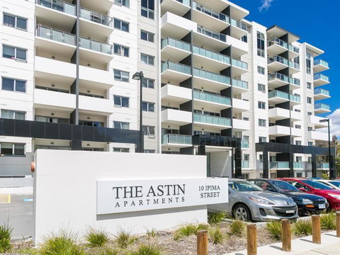 Tranquil, Relaxing Forrest Style Apartment - Braddon CBD - Dalby Accommodation 2