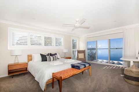 Tranquility Absolute Waterfront - Pet Friendly - 10 Mins To Hyams Beach - Dalby Accommodation 3