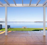 Tranquility Absolute Waterfront - Pet Friendly - 10 Mins to Hyams Beach - Dalby Accommodation