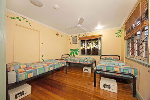 Travellers Oasis - Dalby Accommodation 3