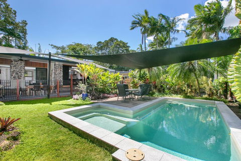 Tropical House, Pool And Extra Bungalow, 4 Bedrooms - Dalby Accommodation 1
