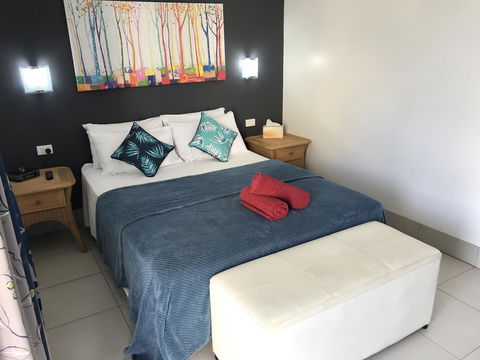 Tropical Lodge - Dalby Accommodation 0