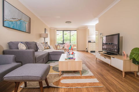 True Comfort! 3bed2bath APT Near Ashfield Station! - Dalby Accommodation 0
