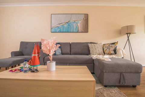 True Comfort! 3bed2bath APT Near Ashfield Station! - Dalby Accommodation 3