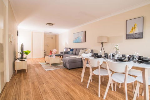 True Comfort! 3bed2bath APT Near Ashfield Station! - Dalby Accommodation 1