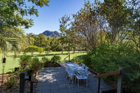Tuckeroo Cottages & Gardens - Dalby Accommodation 1