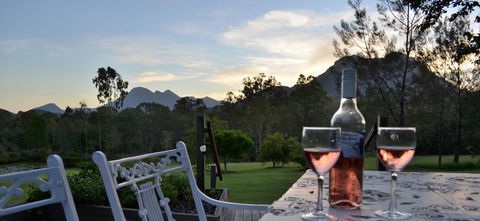 Tuckeroo Cottages & Gardens - Dalby Accommodation 0