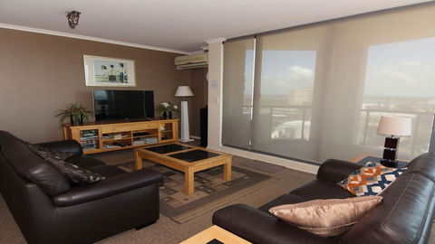 Twin Pines 701 - CBD Location - Dalby Accommodation 2