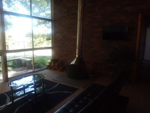 Twinkle Tree's Cottage - Dalby Accommodation 0