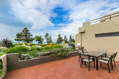 Two Bays Apartments, Australia - Dalby Accommodation 1