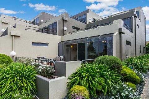 Two Bays Apartments, Australia - Dalby Accommodation 2