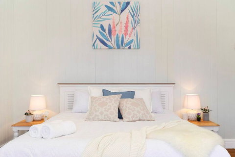 Ultimate Family Home - 3 Bedroom Lux Retreat With Private Pool, Spa And Incredible Views - Dalby Accommodation 1