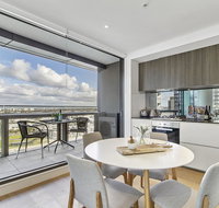 Ultra-Modern Luxury With Views At Kai Waterfront - Dalby Accommodation
