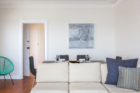 Unbelievable Clifftop Townhouse With Ocean Views - Dalby Accommodation 3