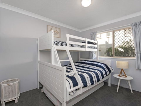 Unit 3 Emerald Shores - Shipping Lane Views! - Dalby Accommodation 3