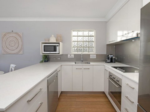 Unit 3 Emerald Shores - Shipping Lane Views! - Dalby Accommodation 0
