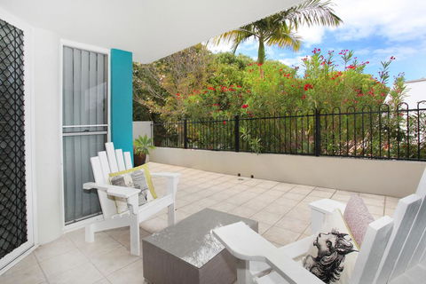 Unit 3, On The Park, 22 Frank Street Coolum Beach, 400 BOND, LINEN INCLUDED - Dalby Accommodation 1
