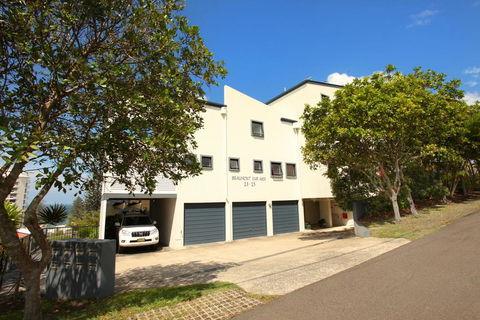 Unit 4, Beaumont Sur Mer, 13 - 15 Pacific Terrace Coolum Beach, 400 BOND, LINEN SUPPLIED - Dalby Accommodation 1