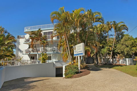 Unit 4, Coolum Sands Apartments, 34 First Avenue Coolum Beach, 400 BOND, LINEN SUPPLIED - Dalby Accommodation 2