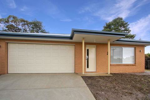 V & V Family Dream Away - Dalby Accommodation 0